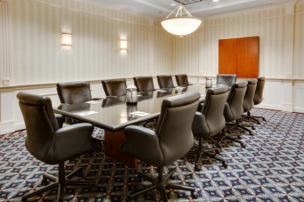 Embassy Suites By Hilton Cleveland Rockside Индипендънс Екстериор снимка