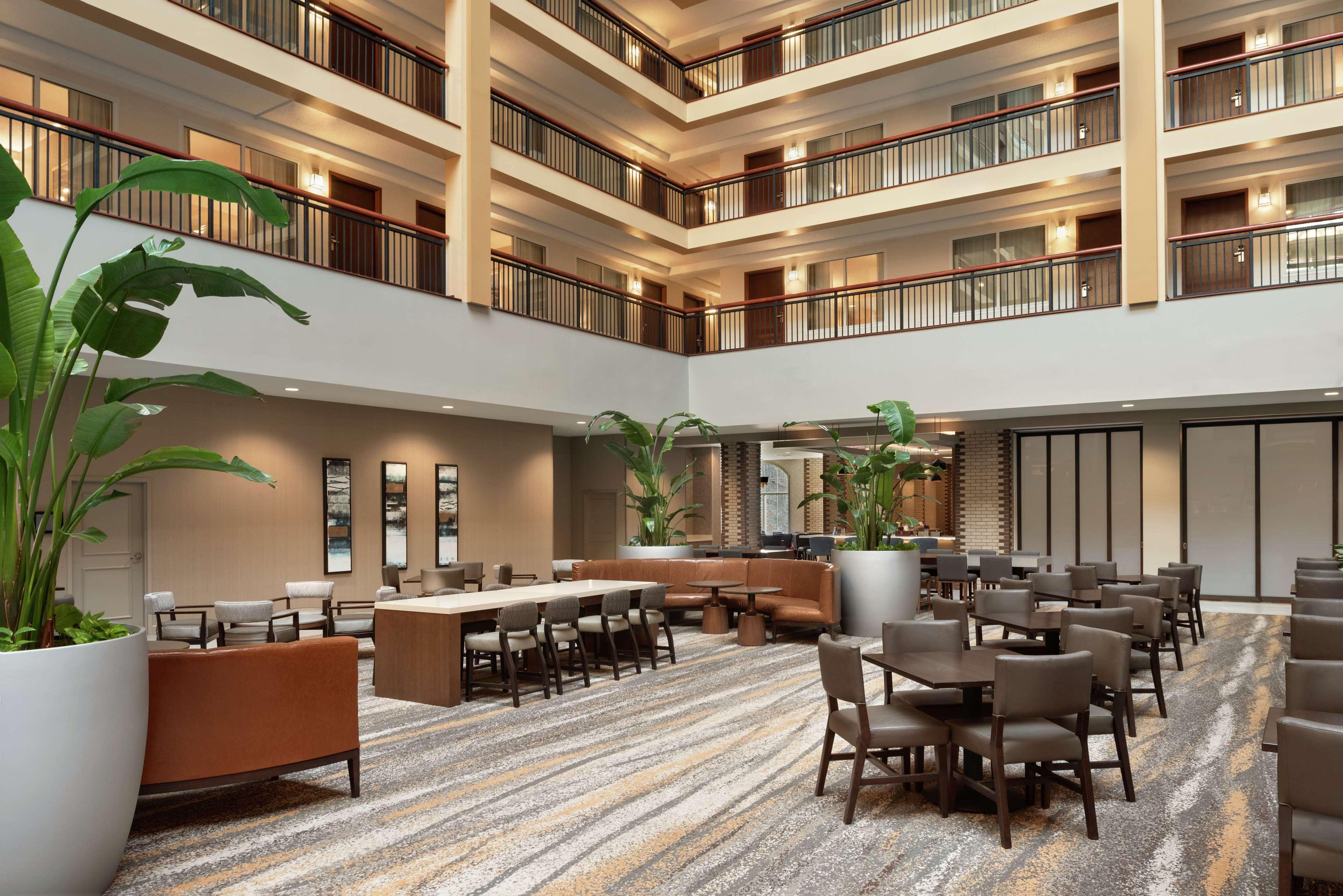 Embassy Suites By Hilton Cleveland Rockside Индипендънс Екстериор снимка