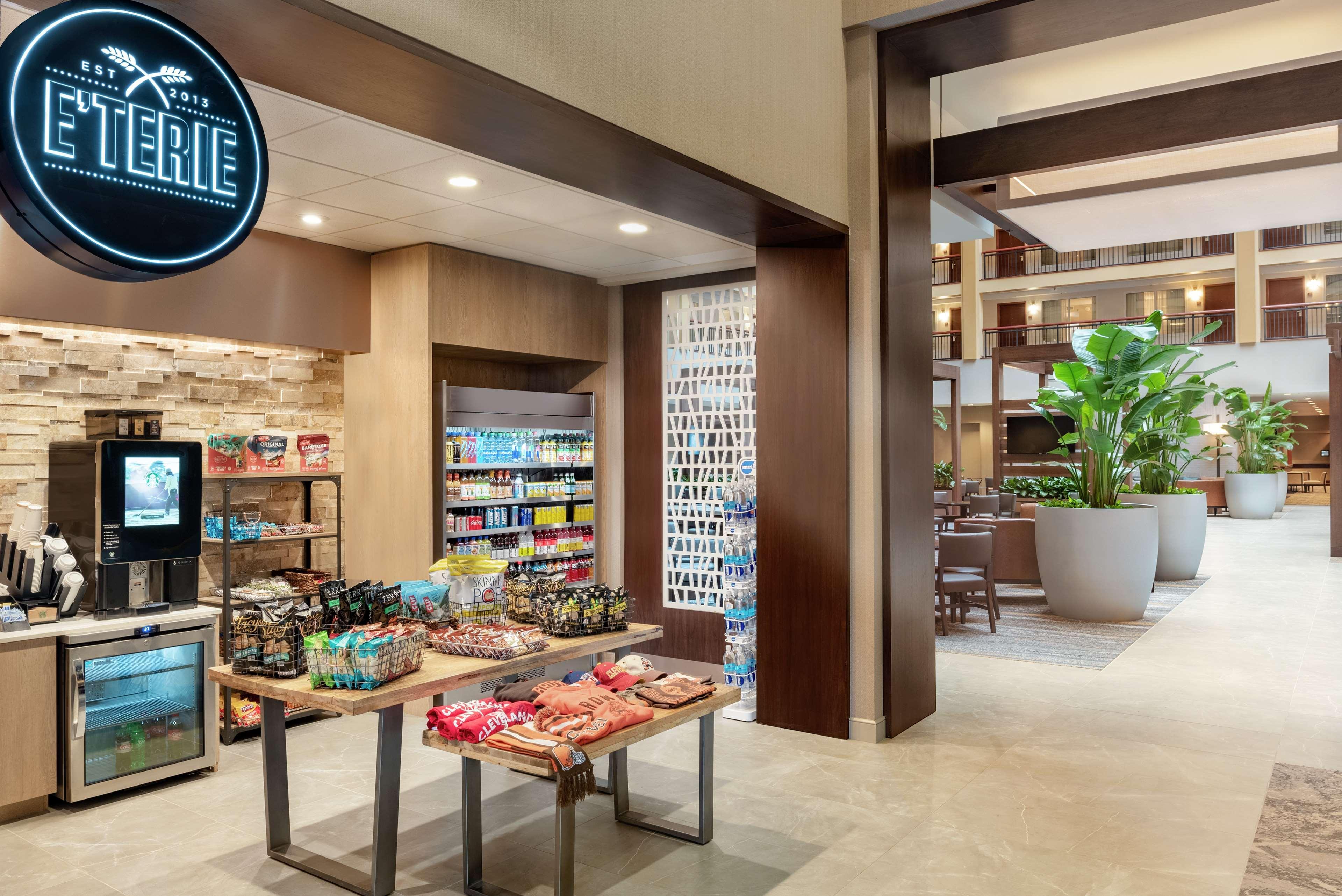 Embassy Suites By Hilton Cleveland Rockside Индипендънс Екстериор снимка