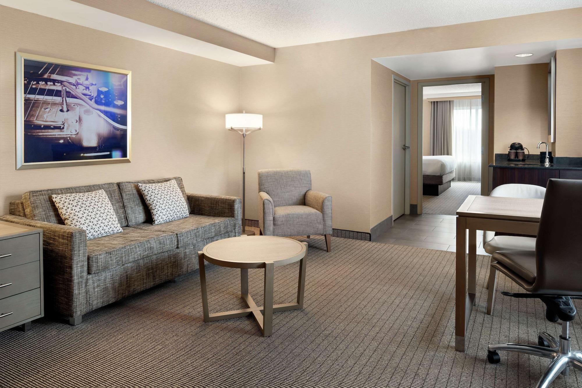 Embassy Suites By Hilton Cleveland Rockside Индипендънс Екстериор снимка