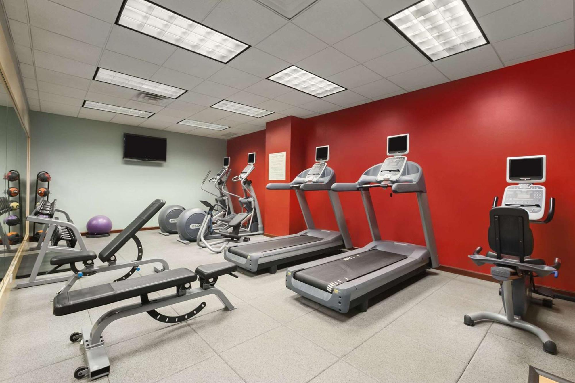 Embassy Suites By Hilton Cleveland Rockside Индипендънс Екстериор снимка