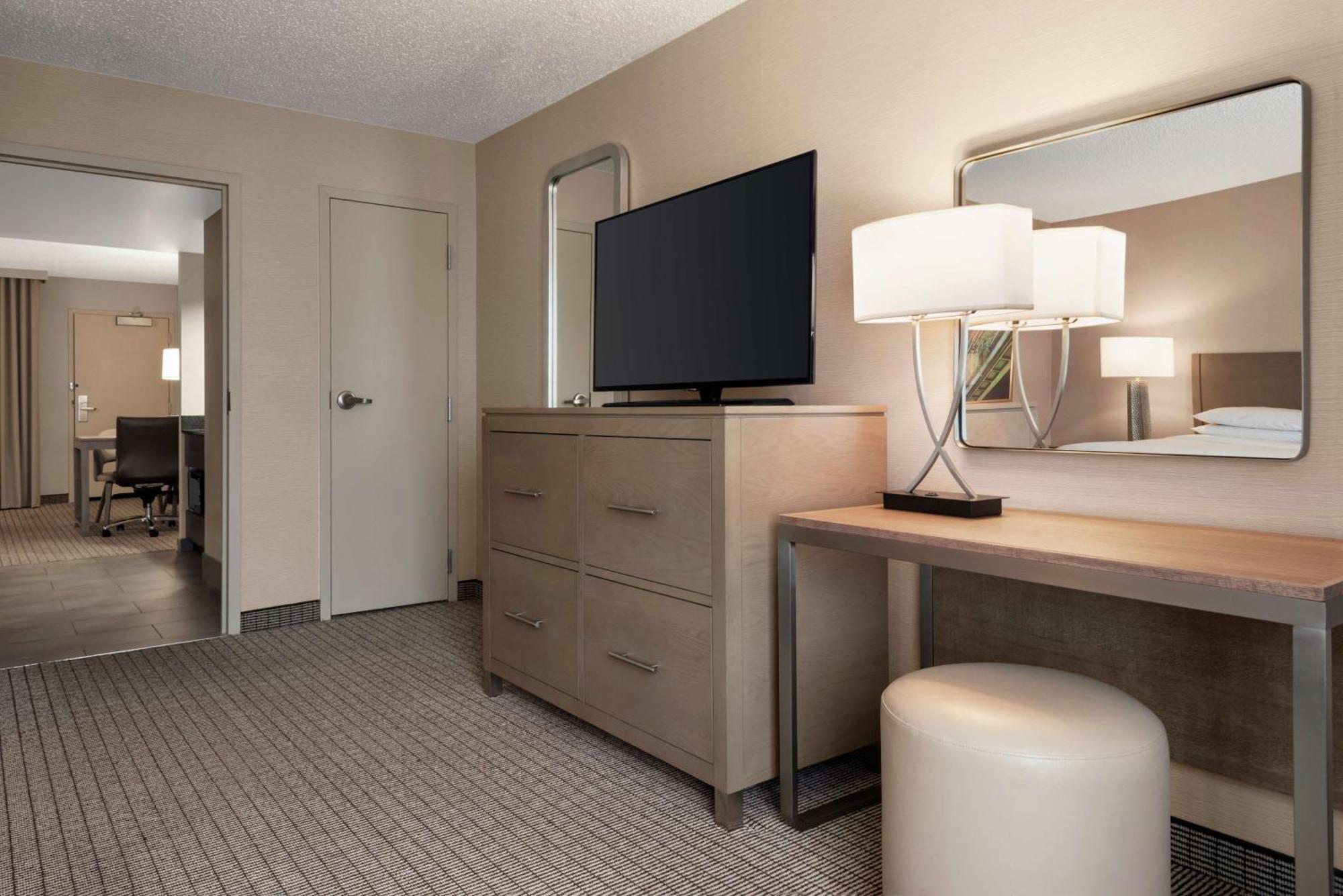 Embassy Suites By Hilton Cleveland Rockside Индипендънс Екстериор снимка