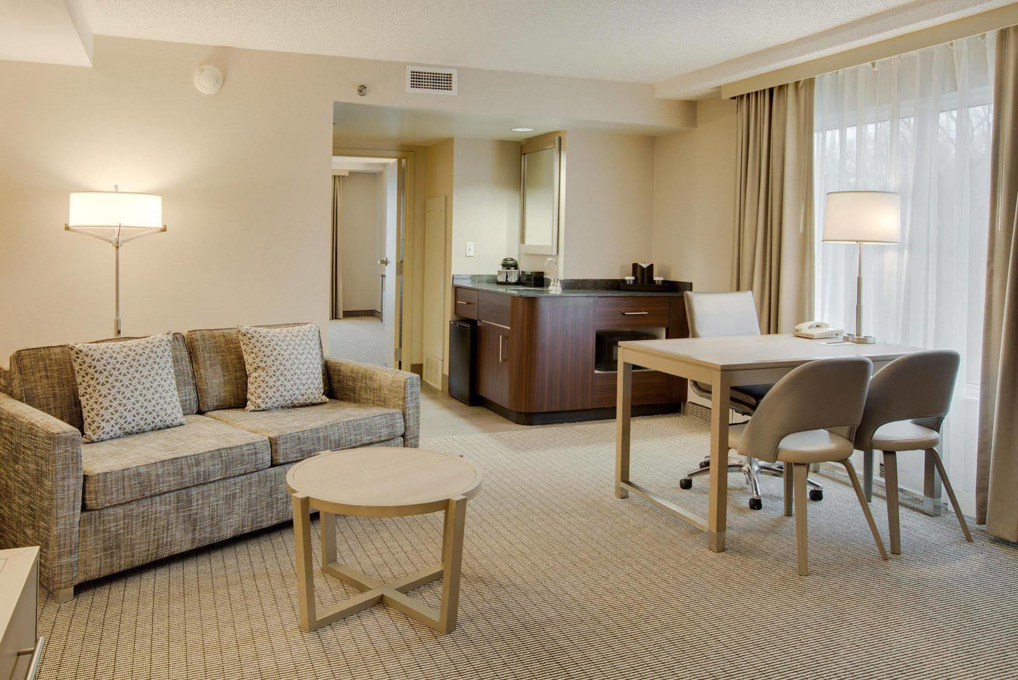 Embassy Suites By Hilton Cleveland Rockside Индипендънс Екстериор снимка