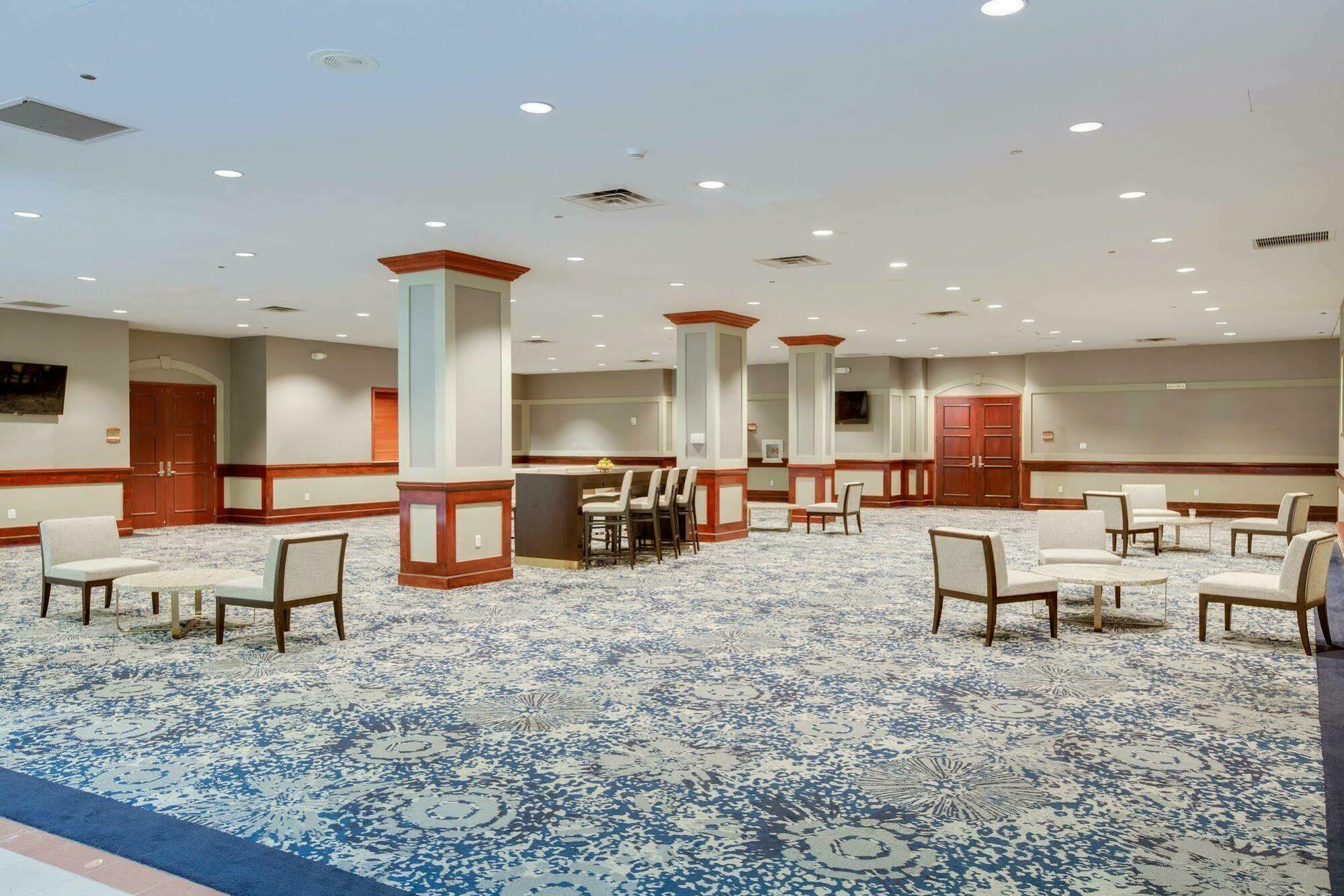 Embassy Suites By Hilton Cleveland Rockside Индипендънс Екстериор снимка