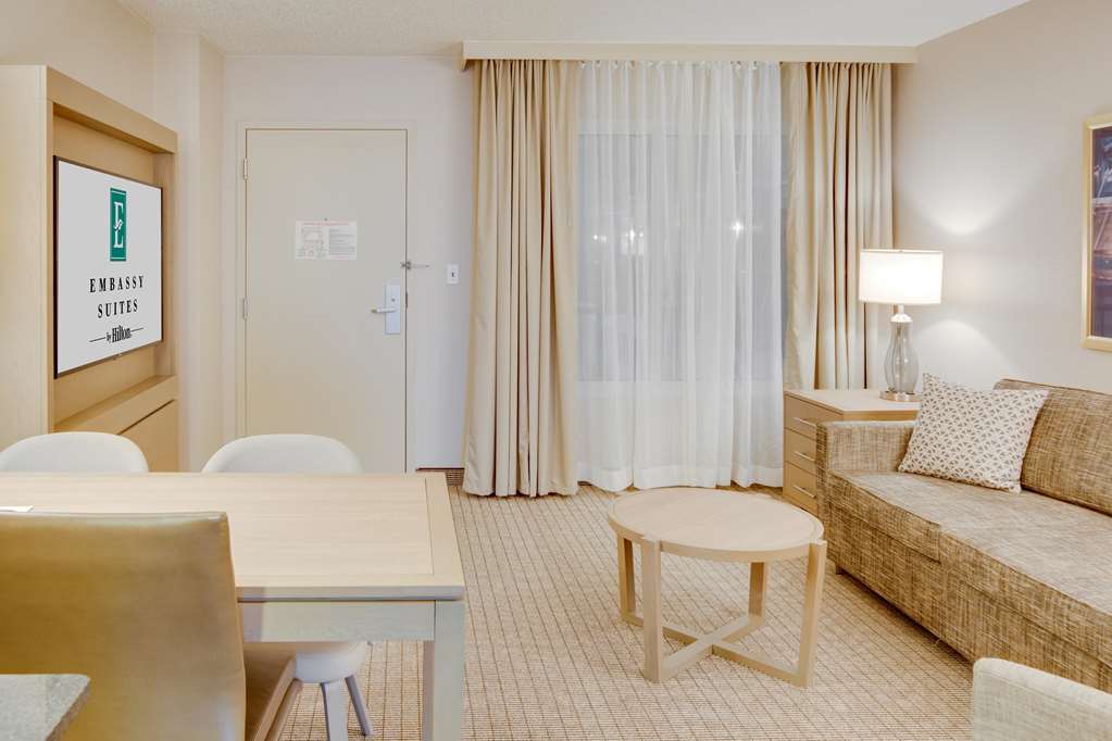 Embassy Suites By Hilton Cleveland Rockside Индипендънс Стая снимка