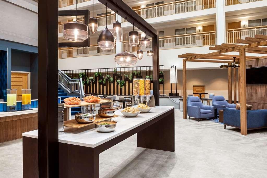 Embassy Suites By Hilton Cleveland Rockside Индипендънс Ресторант снимка